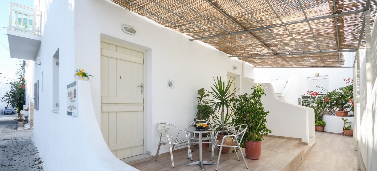 Depis Suites & Apartments
